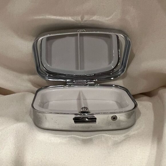 Flower Fairy Travel Pill Box 2 Compartment Medicine Pill Case Metal NEW 🌸 - Picture 5 of 5